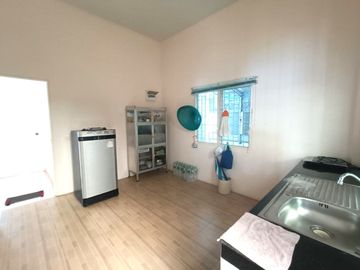 Selling a detached house in Navy House 22, Bang Sareh Sub-district, Sattahip District, Chonburi Province.