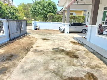 Selling a detached house in Navy House 22, Bang Sareh Sub-district, Sattahip District, Chonburi Province.