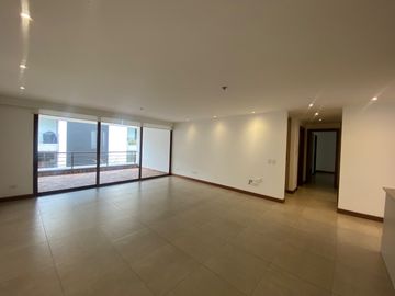 SE VENDE EXCELENTE DEPTO EN CUMBAYA (Sector Colegio Menor, Parque de Cumbayá)