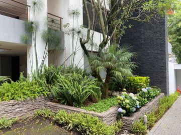 SE VENDE EXCELENTE DEPTO EN CUMBAYA (Sector Colegio Menor, Parque de Cumbayá)