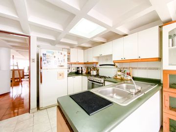 VENTA DE UN MAGNIFICO DUPLEX DE 351m2 A UNA CUADRA DEL MALECON DE LA RESERVA EN MIRAFLORES