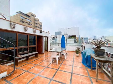 VENTA DE UN MAGNIFICO DUPLEX DE 351m2 A UNA CUADRA DEL MALECON DE LA RESERVA EN MIRAFLORES