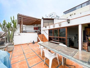 VENTA DE UN MAGNIFICO DUPLEX DE 351m2 A UNA CUADRA DEL MALECON DE LA RESERVA EN MIRAFLORES