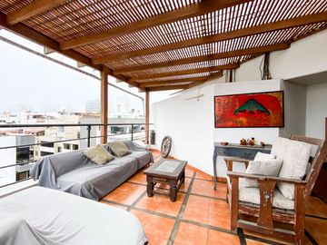 VENTA DE UN MAGNIFICO DUPLEX DE 351m2 A UNA CUADRA DEL MALECON DE LA RESERVA EN MIRAFLORES