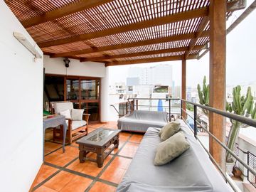 VENTA DE UN MAGNIFICO DUPLEX DE 351m2 A UNA CUADRA DEL MALECON DE LA RESERVA EN MIRAFLORES
