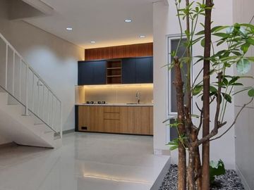 Dijual Rumah Modern Minimalis Brand New di Kebon Jeruk, Jakarta Barat