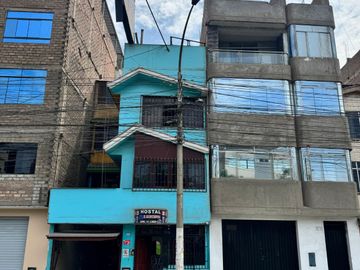 VENTA DE CASA DE 4 PISOS EN ZONA ALTAMENTE COMERCIAL – SAN JUAN DE LURIGANCHO