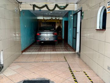 VENTA DE CASA DE 4 PISOS EN ZONA ALTAMENTE COMERCIAL – SAN JUAN DE LURIGANCHO