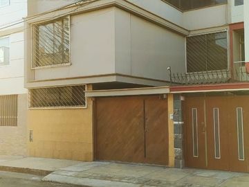 VENTA DE AMPLIA CASA EN LA MEJOR ZONA DE PUEBLO LIBRE
