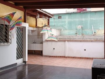 VENTA DE AMPLIA CASA EN LA MEJOR ZONA DE PUEBLO LIBRE