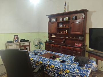Ituzaingo - Venta - Casa en Block 3 Amb Al Frente - 3 y 2 Ambientes Al Fondo