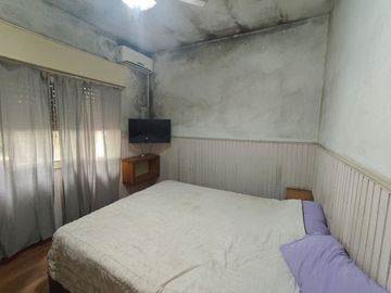 Ituzaingo - Venta - Casa en Block 3 Amb Al Frente - 3 y 2 Ambientes Al Fondo