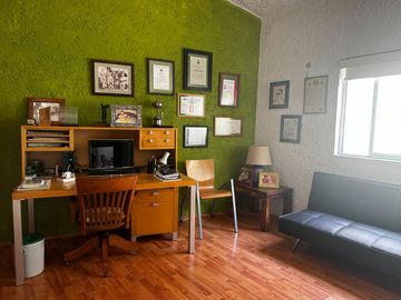 Bellísima Casa en Calle Privada con Vista Al Bosque en Lomas Anáhuac.