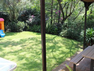 Bellísima Casa en Calle Privada con Vista Al Bosque en Lomas Anáhuac.
