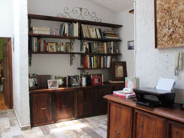 Bellísima Casa en Calle Privada con Vista Al Bosque en Lomas Anáhuac.
