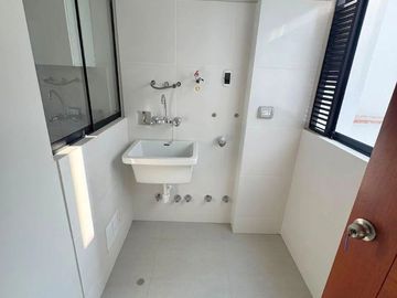 VENTA EXCLUSIVO DEPARTAMENTO EN SURCO, CERCA A PARQUE!