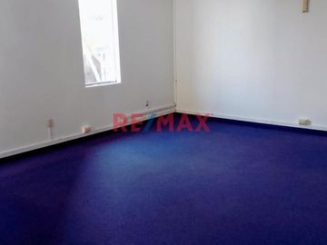 Inversión Segura | Casa En Venta Como Terreno En San Isidro Con Parametros De 15 Pisos