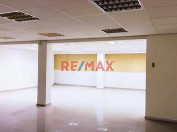 Inversión Segura | Casa En Venta Como Terreno En San Isidro Con Parametros De 15 Pisos