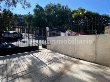 Casa en venta Tlalnepantla, cerca de Valle Dorado con terraza y 3 estacionamientos