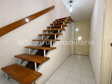 Casa en venta Tlalnepantla, cerca de Valle Dorado con terraza y 3 estacionamientos