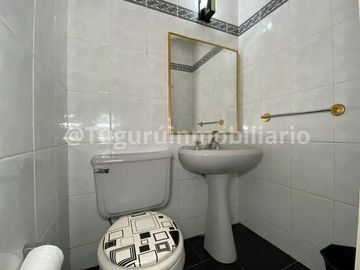 Casa en venta Tlalnepantla, cerca de Valle Dorado con terraza y 3 estacionamientos