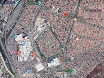 PRECIOSA Y AMPLIA CASA, EXCELENTE UBICACIÓN EN FRACC. RESIDENCIAL LAS AMÉRICAS. A UNOS MINUTOS DE LA CDMX!!! -NO CRÉDITOS-