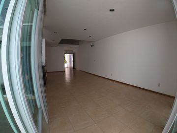 Casa Residencial en Venta o Renta en Guadalupe, en Fracc. Conde Santiago de la Laguna