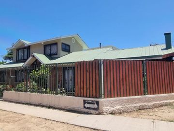 HERMOSA CASA INDIVIDUAL, SOLEADA Y BIEN UBICADA EN VILLA ALEMANA