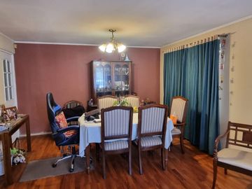 HERMOSA CASA INDIVIDUAL, SOLEADA Y BIEN UBICADA EN VILLA ALEMANA