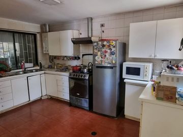HERMOSA CASA INDIVIDUAL, SOLEADA Y BIEN UBICADA EN VILLA ALEMANA