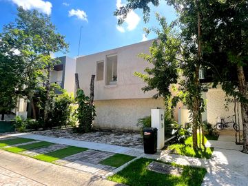 Casa en venta en Sendero Parque Gell, Playa del Carmen, Quintana Roo BR54