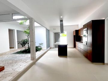 Casa en venta en Sendero Parque Gell, Playa del Carmen, Quintana Roo BR54