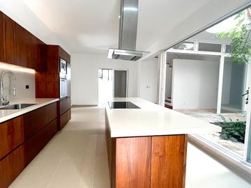 Casa en venta en Sendero Parque Gell, Playa del Carmen, Quintana Roo BR54