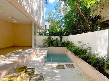 Casa en venta en Sendero Parque Gell, Playa del Carmen, Quintana Roo BR54