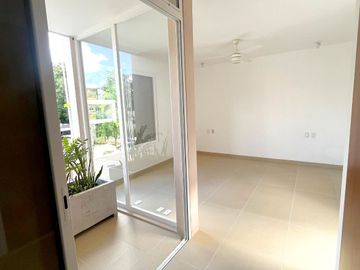Casa en venta en Sendero Parque Gell, Playa del Carmen, Quintana Roo BR54