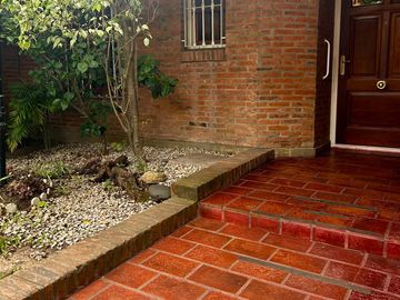 Lindisima Casa con Jardín y Pileta - La Horqueta, San Isidro