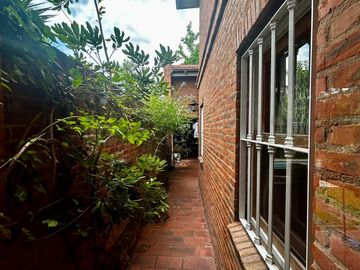 Lindisima Casa con Jardín y Pileta - La Horqueta, San Isidro
