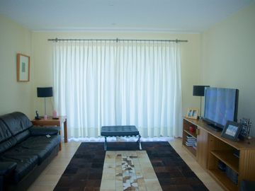 HERMOSA CASA ESTILO MEDITERRÁNEO EN CONDOMINIO LA AURORA CURACAVI