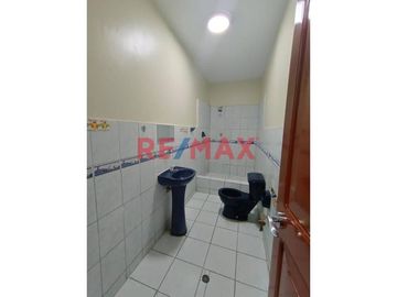 Se Vende Casa De 02 Pisos En Calle Las Malvas Ventanilla