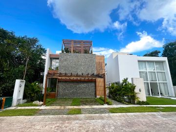 Casa en Venta en Senderos Sur, Playa del Carmen, Quintana Roo BR54
