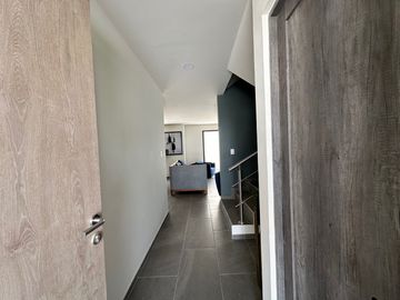 Casa en venta en Puebla, Lomas De Angelopolis. Cuatro habitaciones