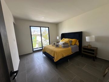 Casa en venta en Puebla, Lomas De Angelopolis. Cuatro habitaciones