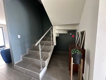 Casa en venta en Puebla, Lomas De Angelopolis. Cuatro habitaciones