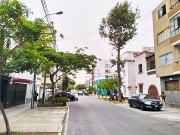 VENTA DE DEPARTAMENTO EN JESUS MARIA