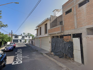 CASA EN VENTA, !! PROPIEDAD DE REMATE YA ADJUDICADA¡¡, E+A RESPALDO INMOBILIARIO-Benito Crespo 102, Fraccionamiento del Lago, 34080 Durango, Dgo.