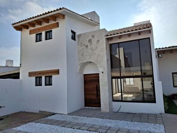 Casa en Residencial Lomas de Hacienda Etapa II
