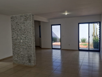 Paseo del Petirrojo Residencial Santa Fe, Corregidora