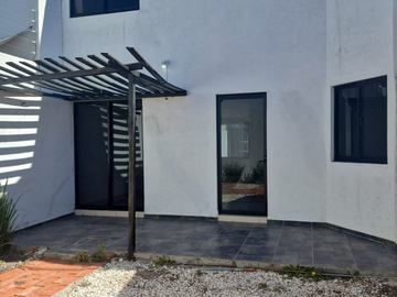Paseo del Petirrojo Residencial Santa Fe, Corregidora