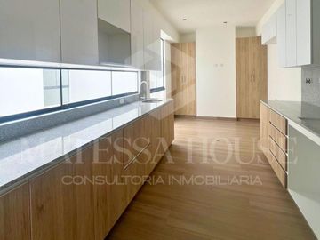 Se vende excelente duplex en Av. Bielovucic Cavalier, N° 300 departamento 501, Chacarilla del Estanque, San Borja