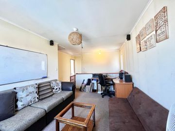 Se vende casa en Valle el Boldo, 4 piezas, 3 baños, jardín, terraza y quincho, Curicó